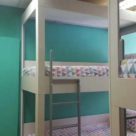 Hostel Goodnight Grooves *