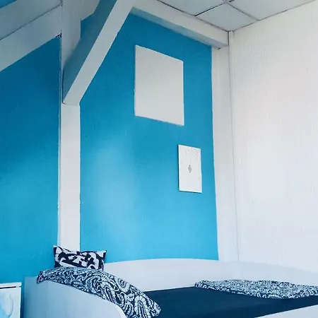 Goodnight Grooves Hostel *