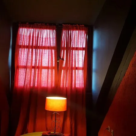 Hostel Goodnight Grooves *